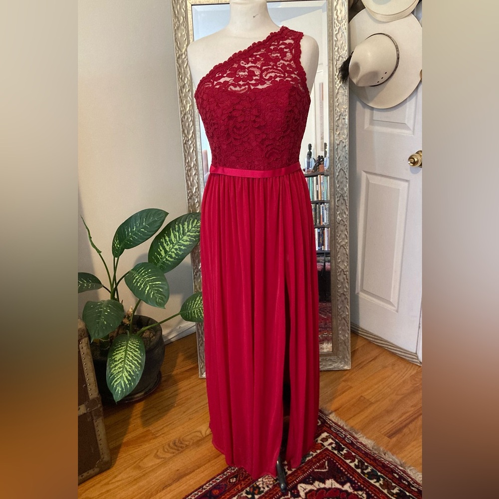 David’s Bridal. Bridesmaids dress red lipstick. Size 6. Worn once. No tags.